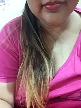 Snapshot of _Redwine_ chatting on 02-14-25, 09:43 Redwine online show from 02-14-25, 09:43