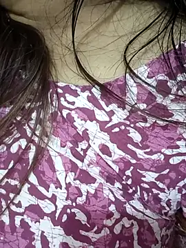 Snapshot of _Redwine_ chatting on 02-20-25, 07:30 Redwine online show from 02-20-25, 07:30