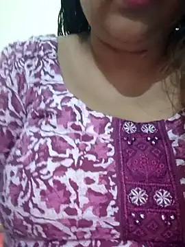 Snapshot of _Redwine_ chatting on 02-21-25, 07:32 Redwine online show from 02-21-25, 07:32