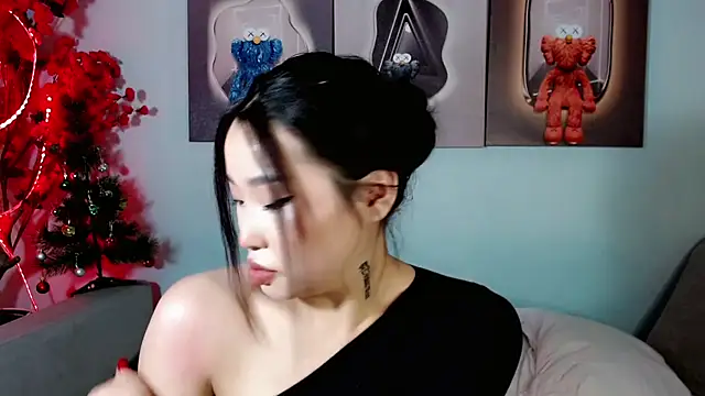 Snapshot of ichiben chatting on 01-01-25, 03:03 ichiben online show from 01-01-25, 03:03