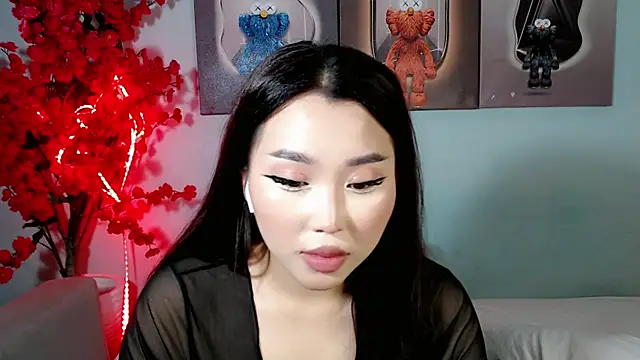 Snapshot of ichiben chatting on 10-17-25, 11:24 ichiben online show from 10-17-25, 11:24