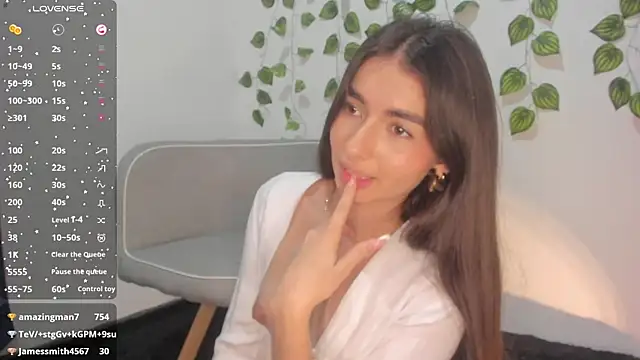 Coralinee 01 online show from 12-07-24, 03:14