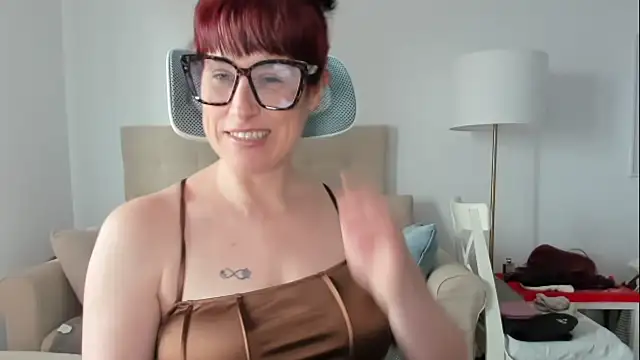 emmita69  online show from 03-04-26, 09:15