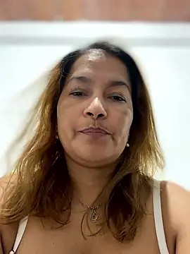 Snapshot of Jlo_69 chatting on 01-15-26, 05:45 Jlo 69 online show from 01-15-26, 05:45