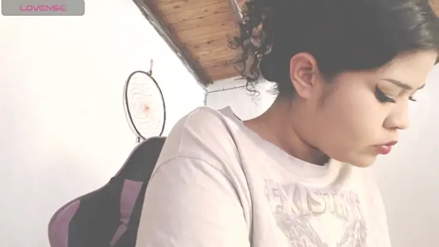 Amara18  online show from 04-23-26, 07:27