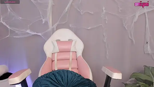 sami monroe online show from 10-14-25, 03:46