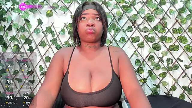 Snapshot of AlondraFerri1 chatting on 12-04-25, 11:19 AlondraFerri1 online show from 12-04-25, 11:19