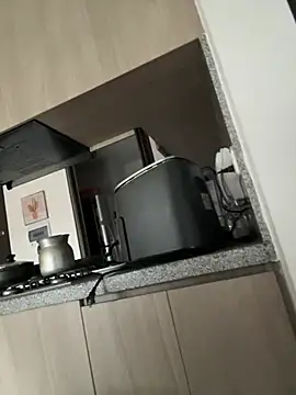 Snapshot of PetitLumiere chatting on 03-19-25, 10:31 PetitLumiere online show from 03-19-25, 10:31