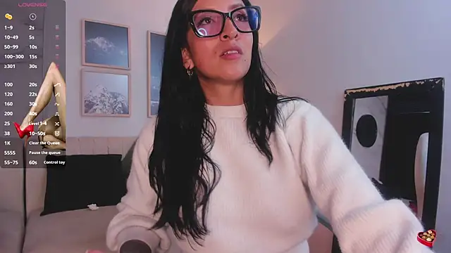 kira moon   online show from 01-04-25, 08:05