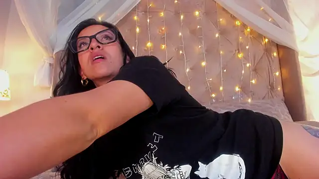 kira moon   online show from 03-09-25, 11:35