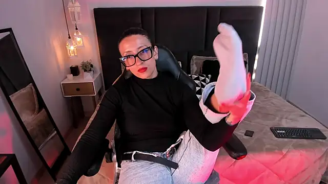 kira moon   online show from 04-07-26, 09:04