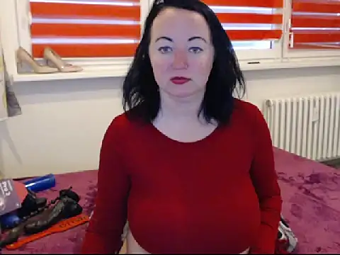 Snapshot of Alexie33 chatting on 02-11-25, 10:59 Alexie33 online show from 02-11-25, 10:59
