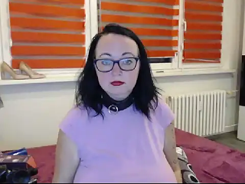 Snapshot of Alexie33 chatting on 02-16-25, 04:32 Alexie33 online show from 02-16-25, 04:32