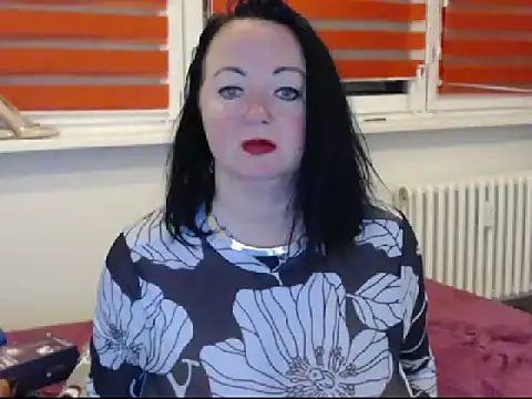 Snapshot of Alexie33 chatting on 02-19-25, 05:27 Alexie33 online show from 02-19-25, 05:27