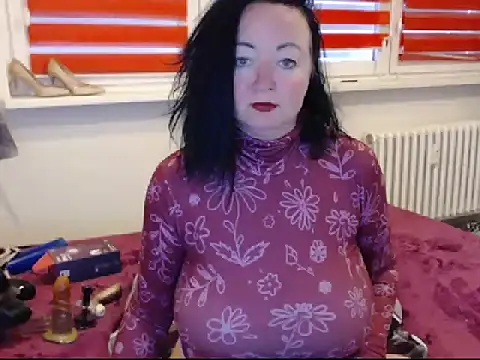 Snapshot of Alexie33 chatting on 02-20-25, 11:20 Alexie33 online show from 02-20-25, 11:20