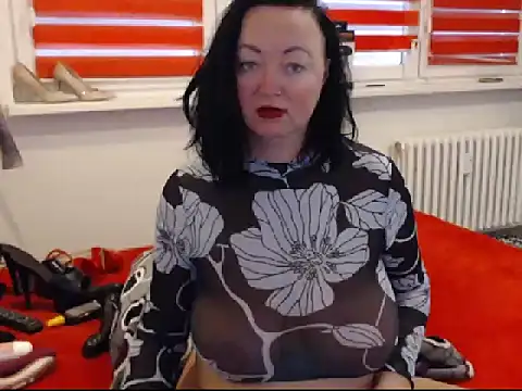 Snapshot of Alexie33 chatting on 02-28-25, 10:52 Alexie33 online show from 02-28-25, 10:52