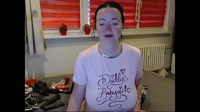 Snapshot of Alexie33 chatting on 05-04-26, 07:37 Alexie33 online show from 05-04-26, 07:37