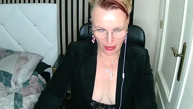 xxNoeliaxx online show from 03-01-25, 07:41