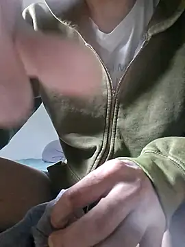 Snapshot of molozeb chatting on 12-15-25, 05:55 molozeb online show from 12-15-25, 05:55