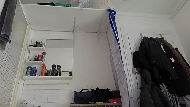 Snapshot of molozeb chatting on 01-13-26, 01:05 molozeb online show from 01-13-26, 01:05