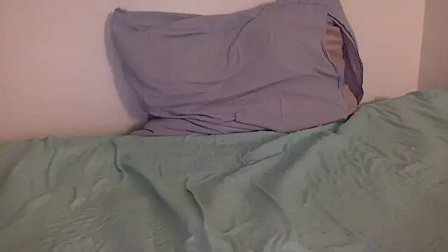 Snapshot of molozeb chatting on 02-03-26, 10:15 molozeb online show from 02-03-26, 10:15