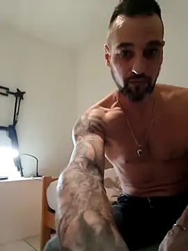 Snapshot of emilioxxxy chatting on 03-12-26, 11:11 emilioxxxy online show from 03-12-26, 11:11