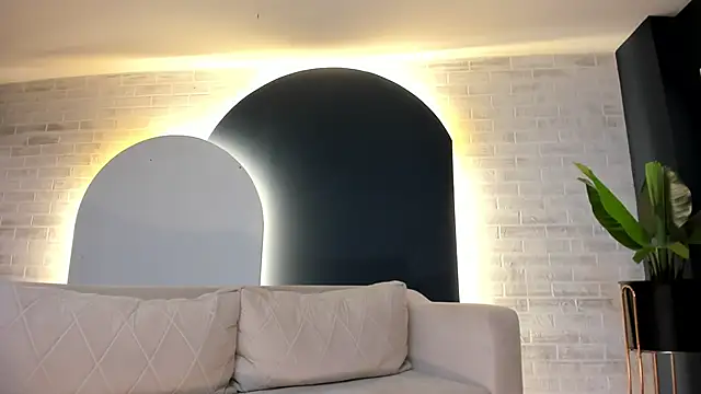 Snapshot of DominiqueVega chatting on 01-19-25, 07:25 DominiqueVega online show from 01-19-25, 07:25