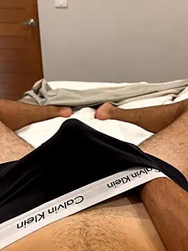 h0rnyguy001 online show from 01-08-26, 07:21