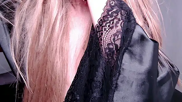 caarlywhitee online show from 03-21-26, 10:02