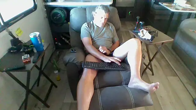 lateniter online show from 04-06-26, 10:22