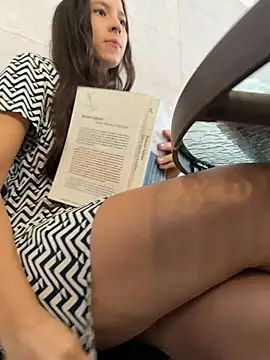 LittleDoll    online show from 01-06-25, 02:03