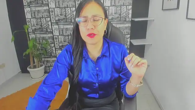 Snapshot of Agata-Moon chatting on 12-23-24, 09:29 Agata-Moon online show from 12-23-24, 09:29