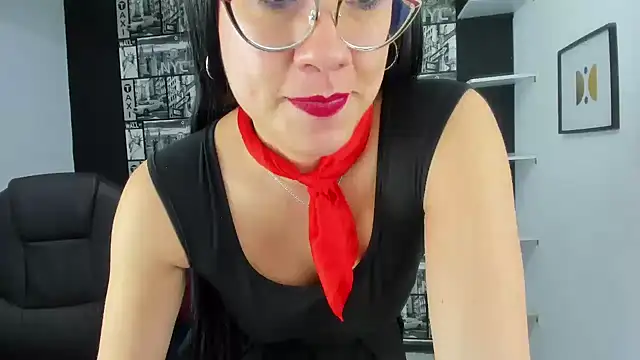 Snapshot of Agata-Moon chatting on 01-14-25, 04:18 Agata-Moon online show from 01-14-25, 04:18