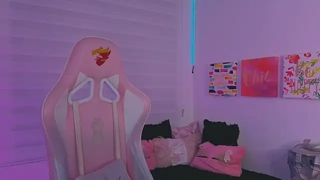 Snapshot of Sara__Ramirez chatting on 09-23-25, 02:47 Sara  Ramirez online show from 09-23-25, 02:47