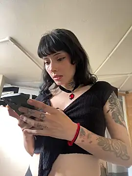 LiliJones  online show from 10-21-25, 07:36