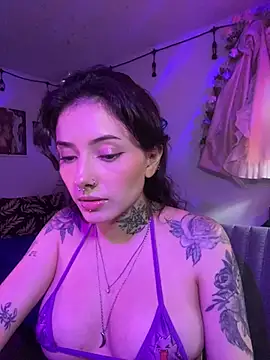 Snapshot of LiliJones_ chatting on 04-25-26, 07:33 LiliJones online show from 04-25-26, 07:33