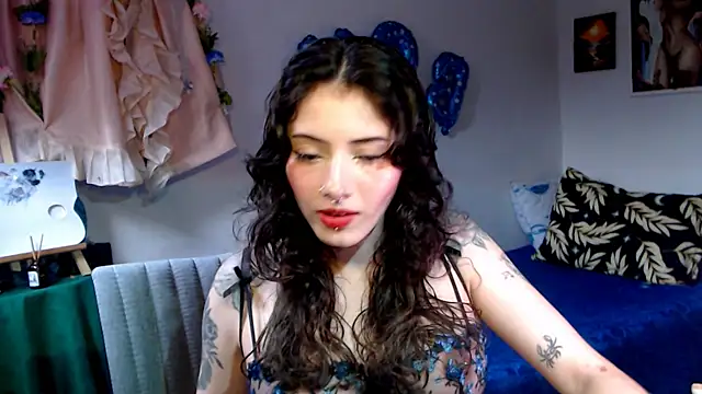 Snapshot of LiliJones_ chatting on 05-02-26, 10:04 LiliJones online show from 05-02-26, 10:04