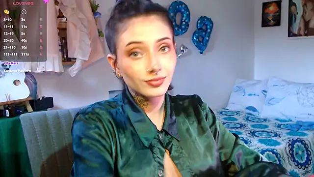 Snapshot of LiliJones_ chatting on 05-06-26, 10:26 LiliJones online show from 05-06-26, 10:26