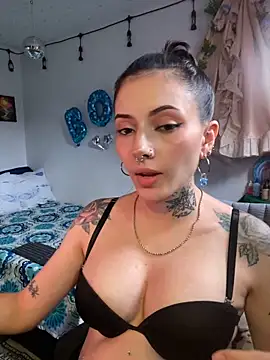 Snapshot of LiliJones_ chatting on 05-16-26, 10:19 LiliJones online show from 05-16-26, 10:19