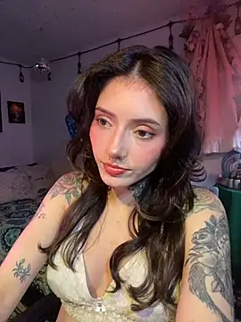 Snapshot of LiliJones_ chatting on 05-19-26, 09:54 LiliJones online show from 05-19-26, 09:54