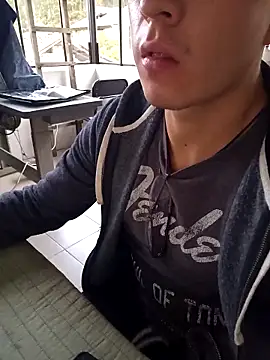 Snapshot of 97banana chatting on 03-17-25, 11:11 97banana online show from 03-17-25, 11:11