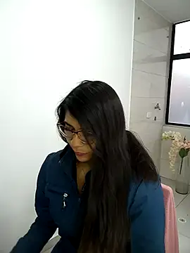 Snapshot of Luna_Dumont chatting on 05-01-26, 11:15 Luna Dumont online show from 05-01-26, 11:15