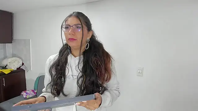Snapshot of Luna_Dumont chatting on 05-02-26, 11:04 Luna Dumont online show from 05-02-26, 11:04