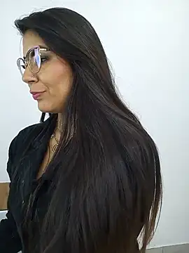 Snapshot of Luna_Dumont chatting on 05-14-26, 11:17 Luna Dumont online show from 05-14-26, 11:17