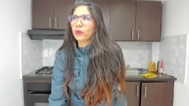 Snapshot of Luna_Dumont chatting on 05-19-26, 11:16 Luna Dumont online show from 05-19-26, 11:16