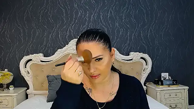 Snapshot of Lauren_Saint chatting on 01-28-25, 08:25 Lauren Saint online show from 01-28-25, 08:25