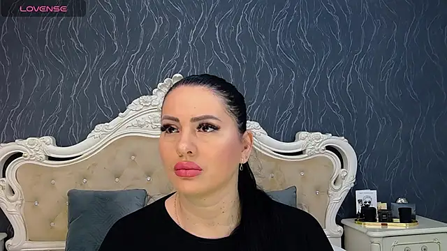 Snapshot of Lauren_Saint chatting on 02-21-25, 07:56 Lauren Saint online show from 02-21-25, 07:56