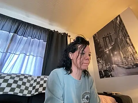 SidneyRaee online show from 12-05-24, 05:17