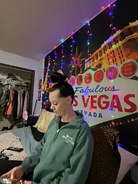 SidneyRaee online show from 01-06-25, 07:45