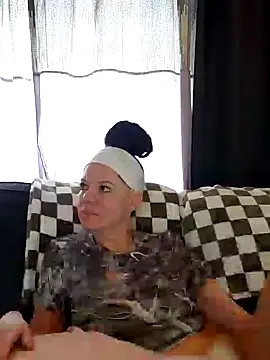 SidneyRaee online show from 03-19-25, 06:55